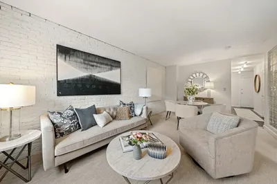 19 Wiget St #201