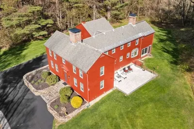 9 Bay Path Dr 1