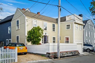 3 Glover Square 1