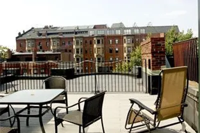 154 Newbury St #5A