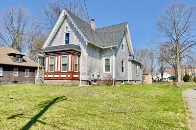 12 Madison St