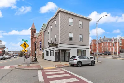 231 Cabot St 1