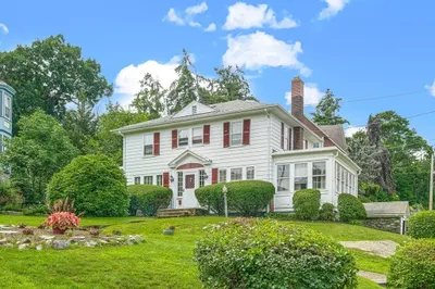 87 E Wyoming Ave 1