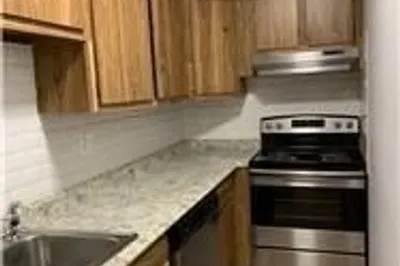1000 Lexington St #43