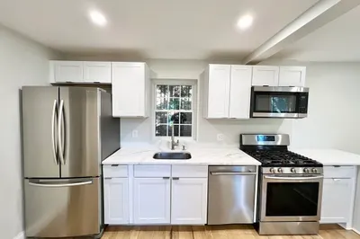 6 La Grange Pl 1