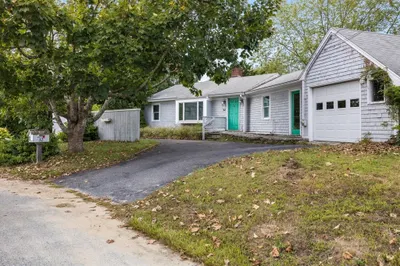 32 Nautical Road