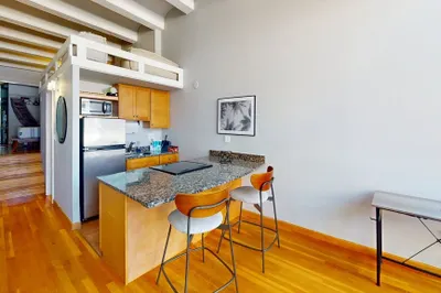 12 Stoneholm St #511