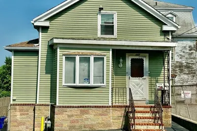 568 2nd St 1