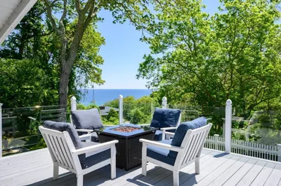 100 Pawtuxet Rd 1