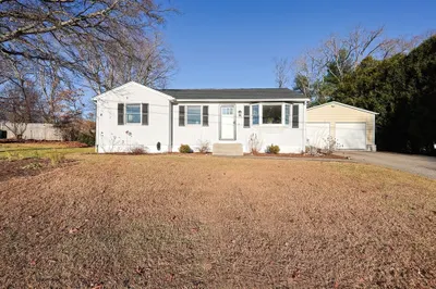 32 Sunset Ave