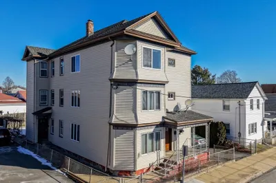 464 Lawton St