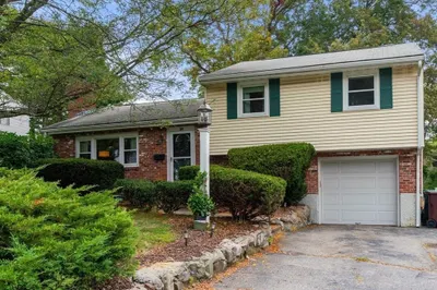 24 Pond Farm Rd 1