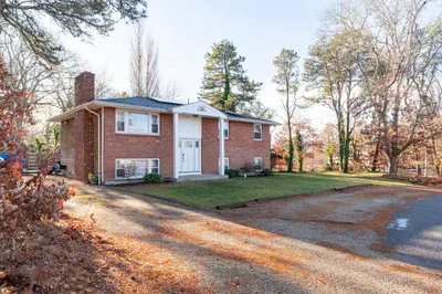 2 Davidson Ave
