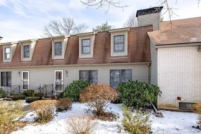 419 Southwick Rd #E20 1