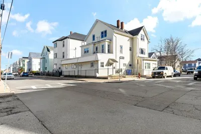163 Warren St 1
