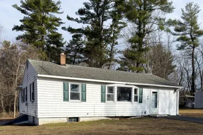 4 Lockwood Rd
