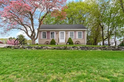 618 Fall River