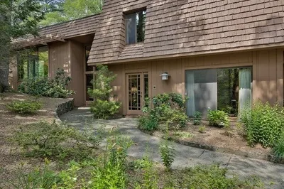 49 Burning Bush Dr 1