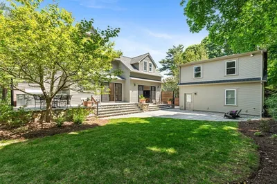 10 Pine Road 1