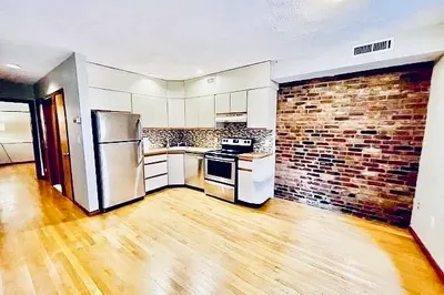 8 Wiget St #2 1