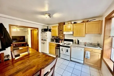 22 Thacher St #4