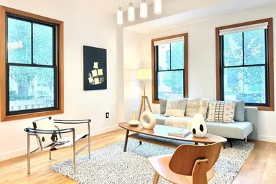 8 Lopez St #8
