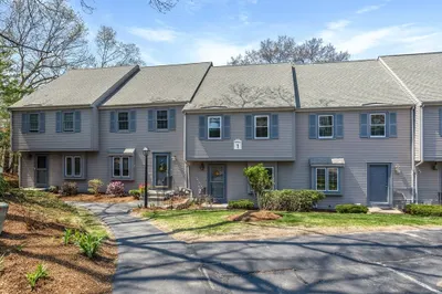 1 Oak Ridge Dr #3