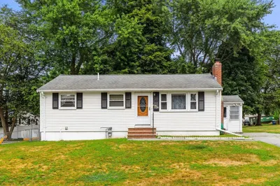 6 Carol Ann Rd