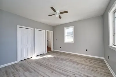 54 Grinnell St #2