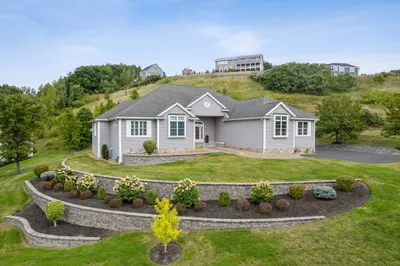38 Seven Sister Rd 1