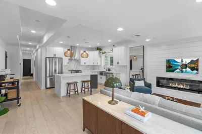 14 Edward St #1