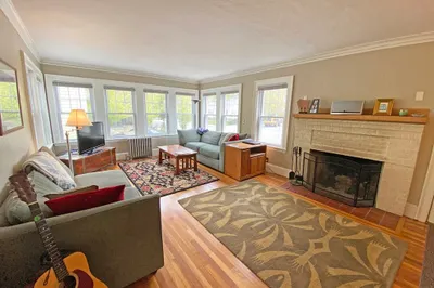 331-333 Lowell Ave #331 1