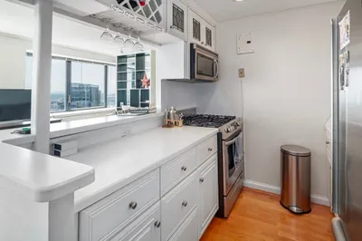 85 East India Row #40E