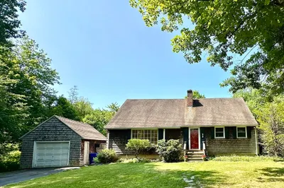 23 South Mount Holyoke Dr 1