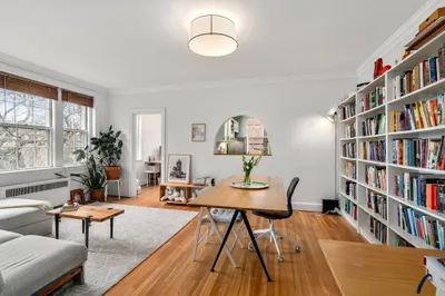 393 Broadway #18