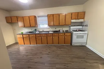 93 Jefferson St #1