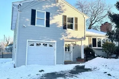 27 Pulaski Street