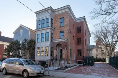 43 Essex St #Unit 4 1