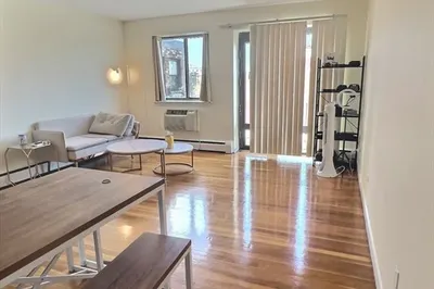 1027 Commonwealth Ave #32