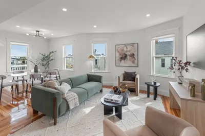 334 Centre St #2A 1