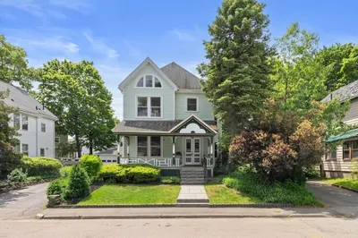 20 Riverview Ave 1