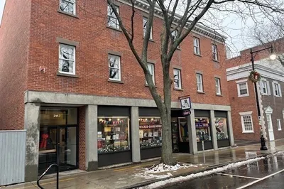 262 Essex St #3 1