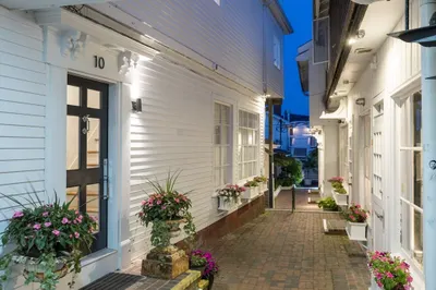 371 Commercial Street #Unit 10 1