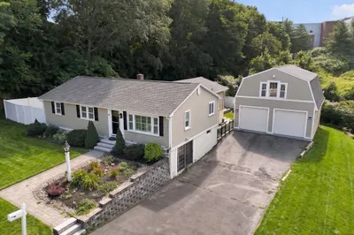 10 Hunter Dr 1