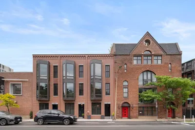 134 Arlington St 1
