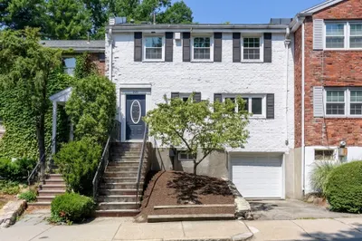 220 Kent Street #220 1