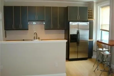 6 Sutherland Rd #2