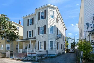 15 Camp St