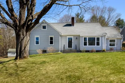 14 Wyndhurst Dr 1