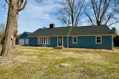 8 Carol Ave 1